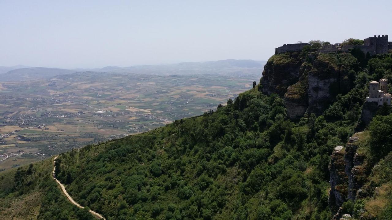 Sole E Fiori Di Sicilia Valderice Exterior foto