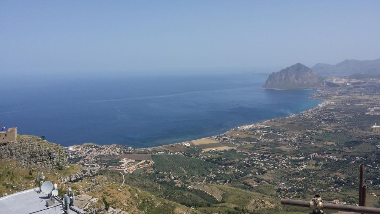 Sole E Fiori Di Sicilia Valderice Exterior foto